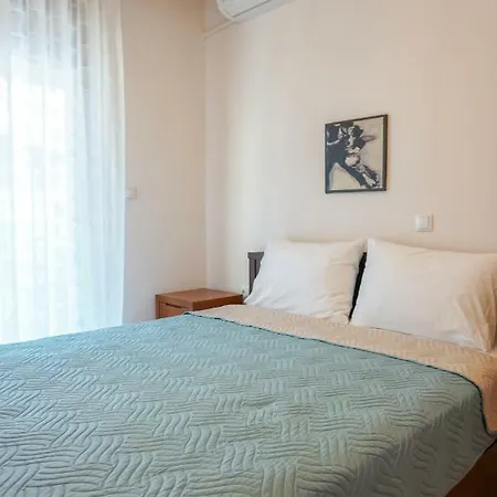 Holiday Beach | 1 Min. Walk To Beach * Palaiontsiflikion