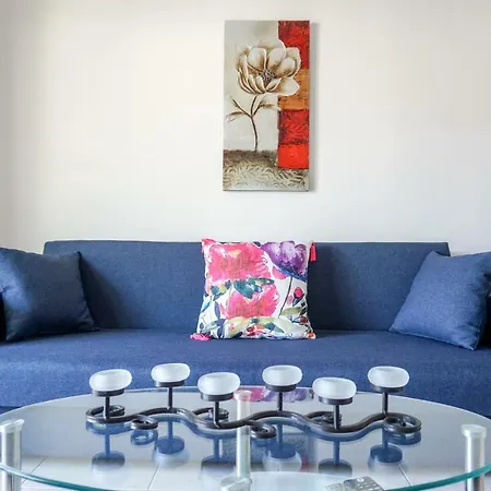 Holiday Beach | 1 Min. Walk To Beach Apartment *