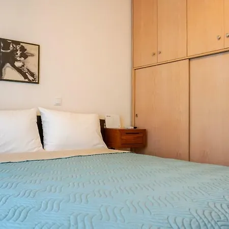 Holiday Beach | 1 Min. Walk To Beach * Palaiontsiflikion